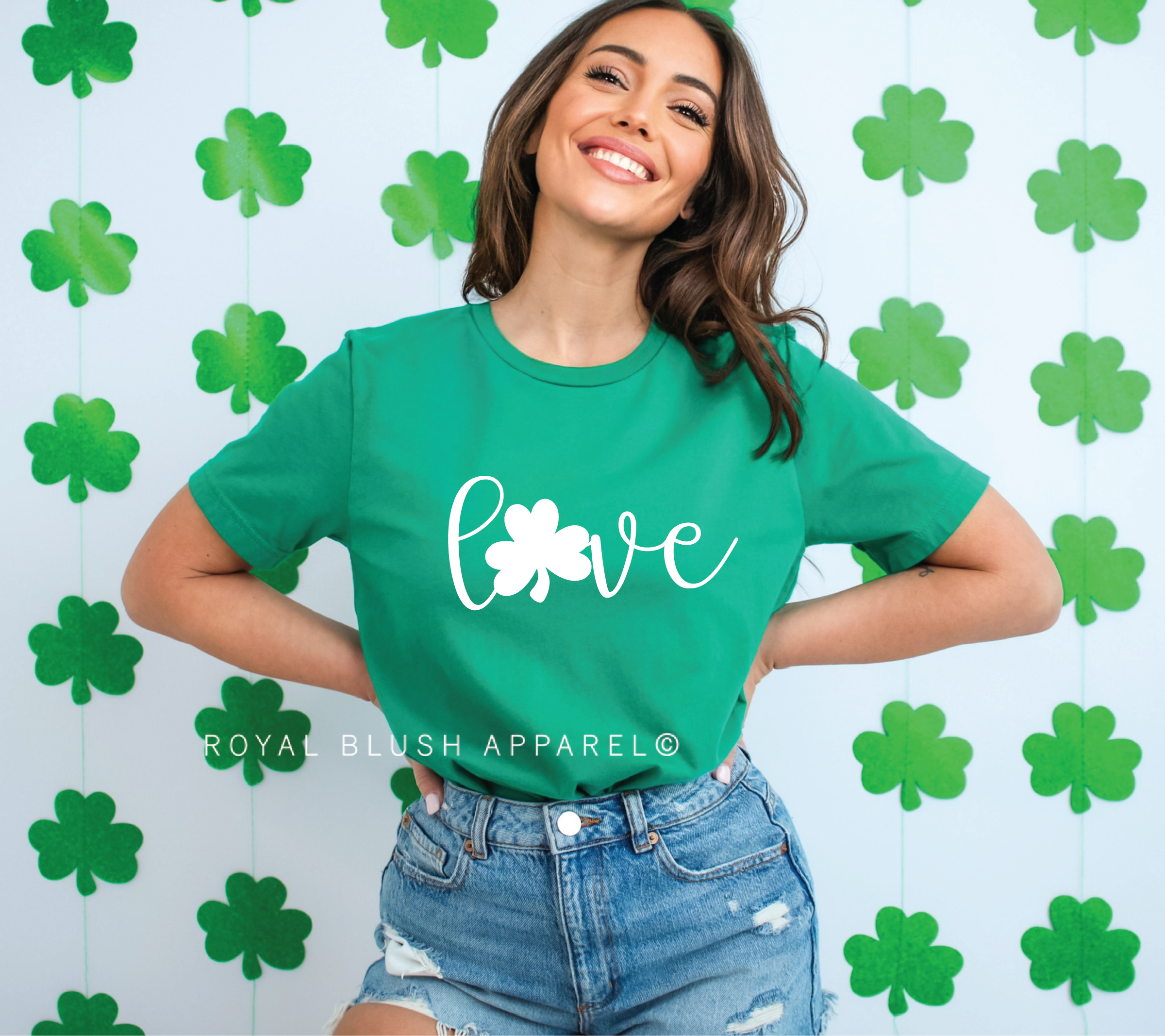 L☘ve Relaxed Unisex T-shirt