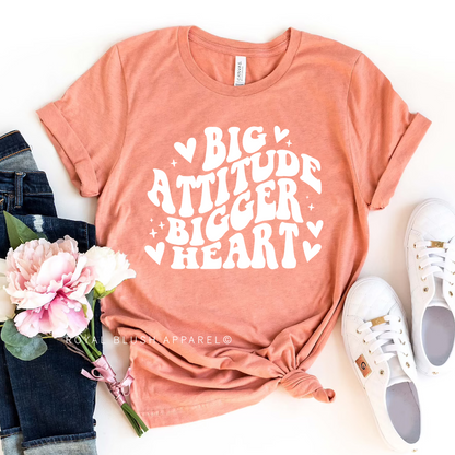 T-shirt unisexe détendu Big Attitude Bigger Heart